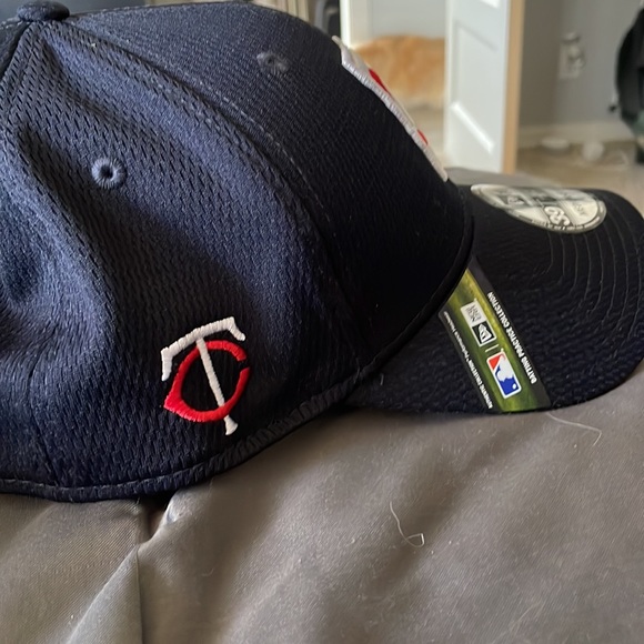 black , MLB baseball hat, minnesota/florida - Picture 3 of 4